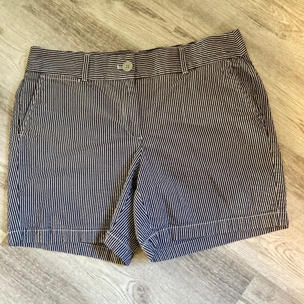Loft shorts size 8